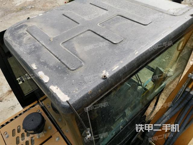 駕駛室頂部（整機外觀）