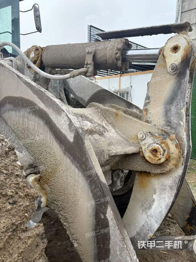 铲斗油缸侧面（工作装置）