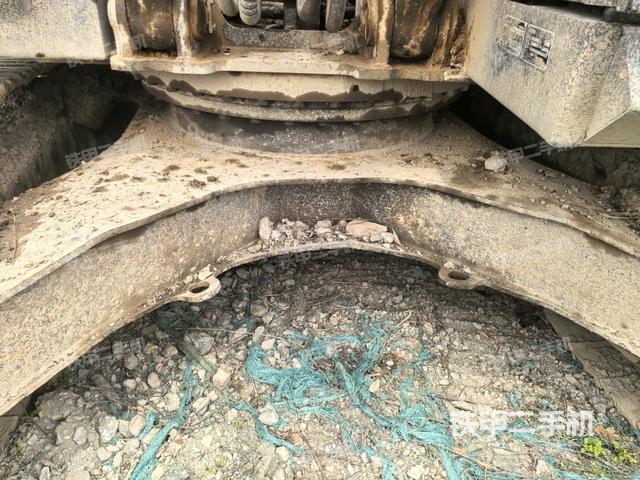 轉(zhuǎn)盤和下車架正前（工作和回轉(zhuǎn)裝置）