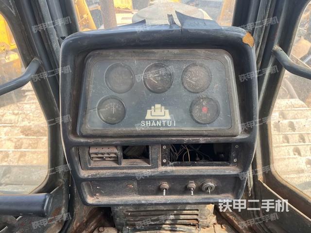 玻璃角標(biāo)(推土機(jī)駕駛室) 玻璃角標(biāo)(推土機(jī)駕駛室)