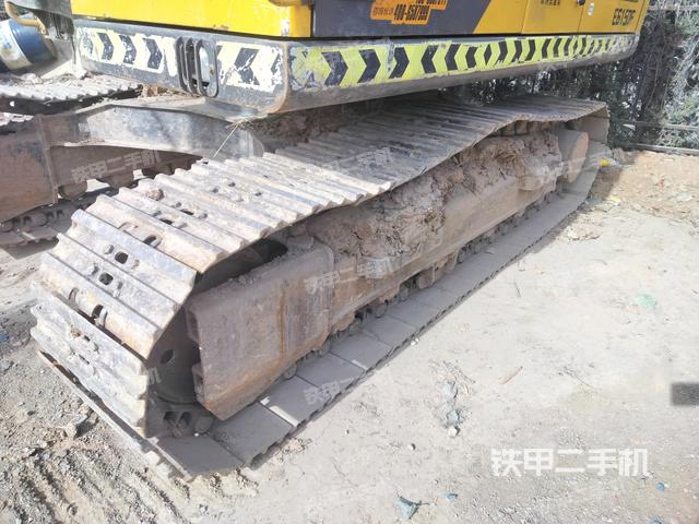 單側(cè)履帶整體(整機外觀) 單側(cè)履帶整體(整機外觀)