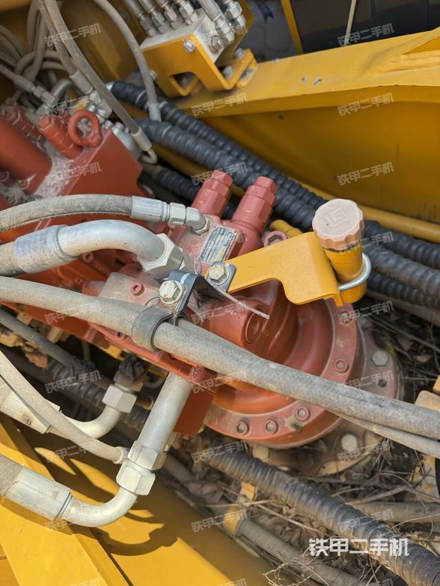 回轉(zhuǎn)馬達（上車部件）