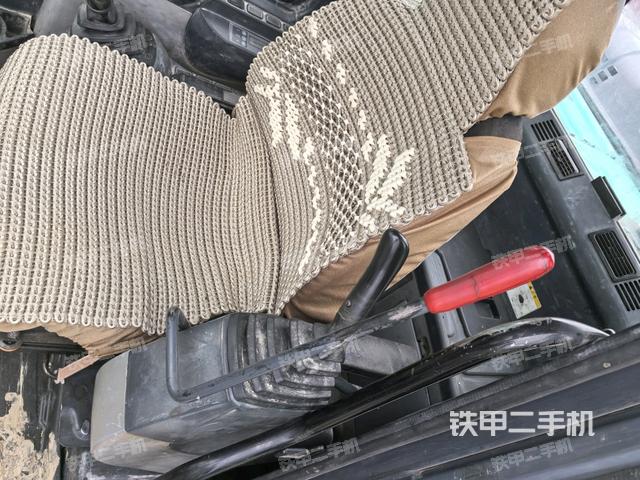 座椅左側(cè)控制臺(tái)/音響/含左手柄(駕駛室部分) 座椅左側(cè)控制臺(tái)/音響/含左手柄(駕駛室部分)