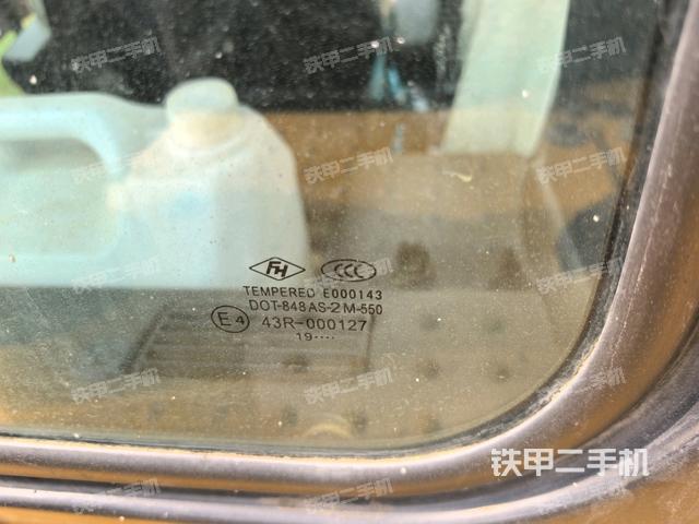 后窗玻璃角标（驾驶室部分）