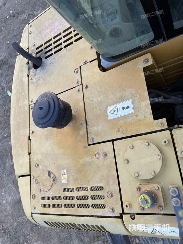 駕駛室頂部（整機(jī)外觀）