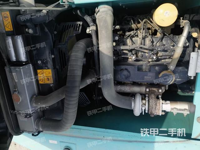 駕駛室頂部俯視（上車部件）