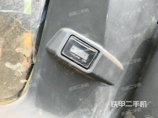 座椅左側控制臺/音響/含左手柄(駕駛室部分) 座椅左側控制臺/音響/含左手柄(駕駛室部分)