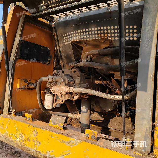 液壓泵斜45?左（大件艙室）