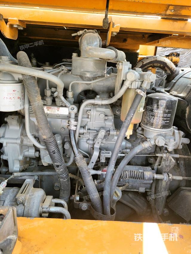 發(fā)動(dòng)機(jī)室（上車(chē)部件）