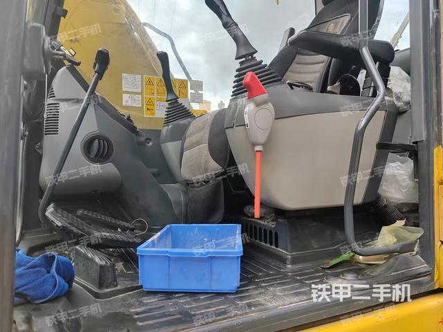 驾驶室整体（整机外观）