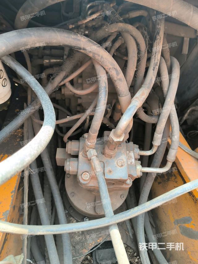 回轉(zhuǎn)馬達（上車部件）