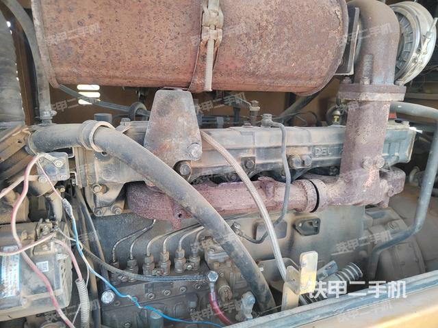 發(fā)動機右側(cè)（整機外觀及大件）