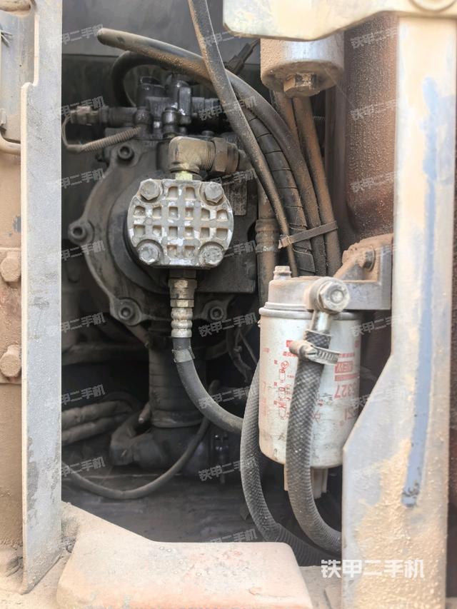 液压泵斜45 左（大件舱室）