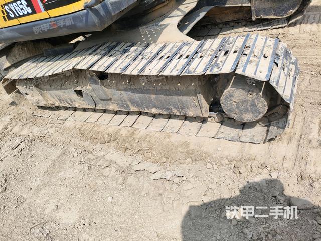 右側(cè)履帶整體?（行走機(jī)構(gòu)）