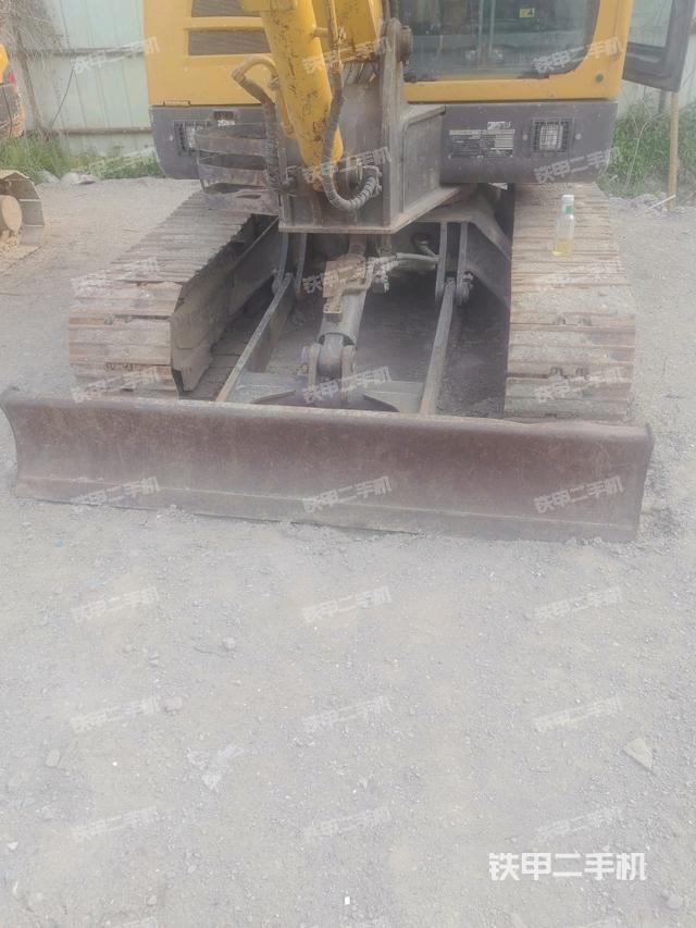 轉(zhuǎn)盤和下車架正前（工作和回轉(zhuǎn)裝置）