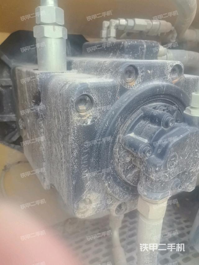 液壓泵斜45?左（大件艙室）