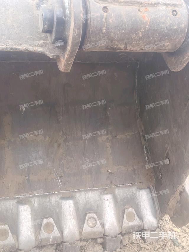 鏟斗右后整體（工作和回轉(zhuǎn)裝置）