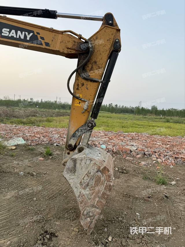 鏟斗右后整體（工作和回轉(zhuǎn)裝置）