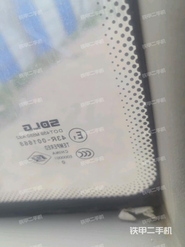 右側(cè)玻璃角標(biāo)（駕駛室部分）