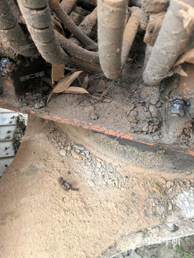 转盘和下车架正前（工作和回转装置）