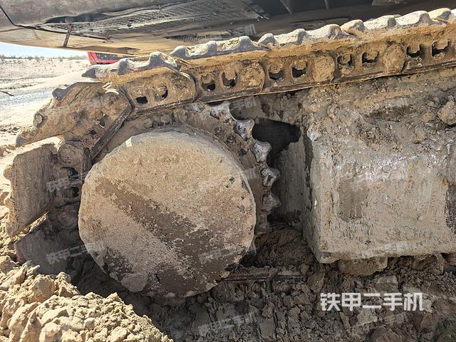 單側(cè)履帶整體（整機(jī)外觀）