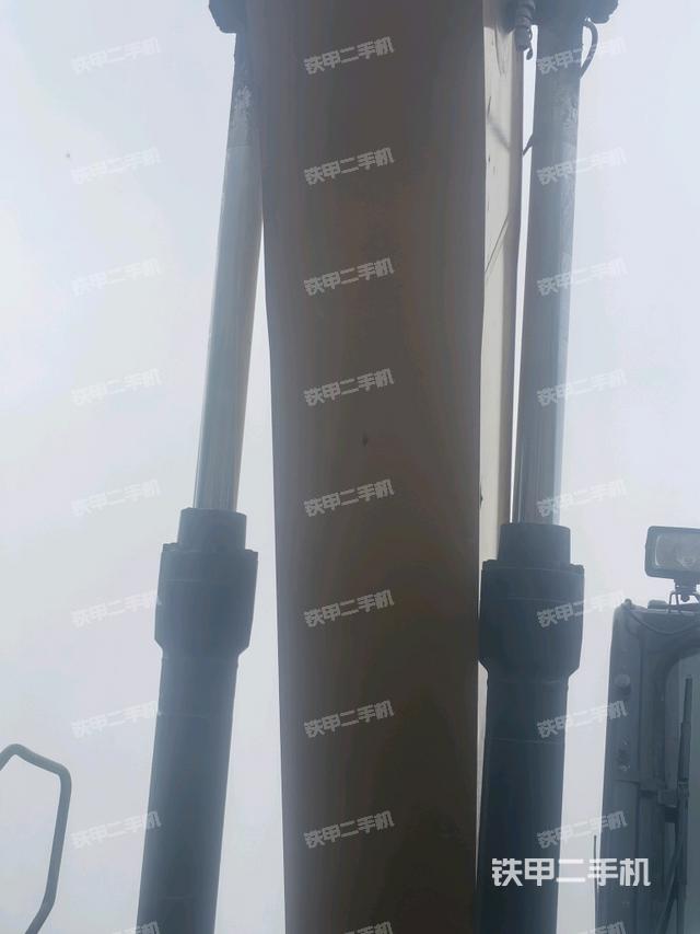 大臂油缸整體?豎拍（工作和回轉(zhuǎn)裝置）