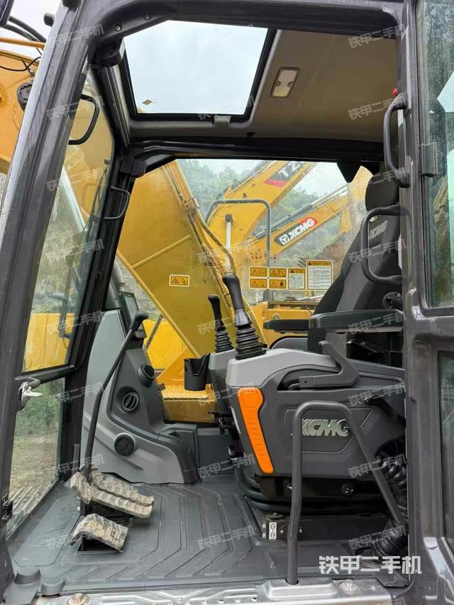 駕駛室整體(整機外觀) 駕駛室整體(整機外觀)