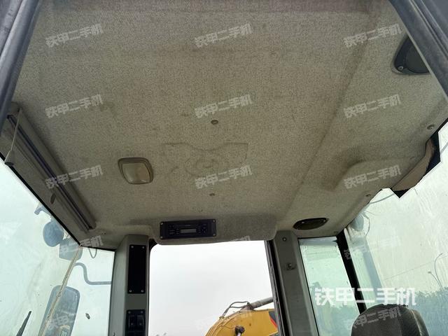 駕駛室正側(cè)(駕駛室部分) 駕駛室正側(cè)(駕駛室部分)