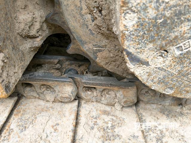 單側(cè)履帶整體（整機(jī)外觀）