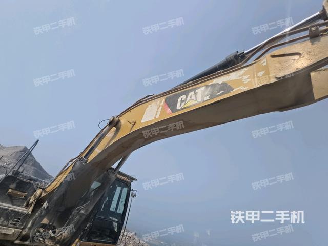 大臂油缸整體?豎拍（工作和回轉(zhuǎn)裝置）