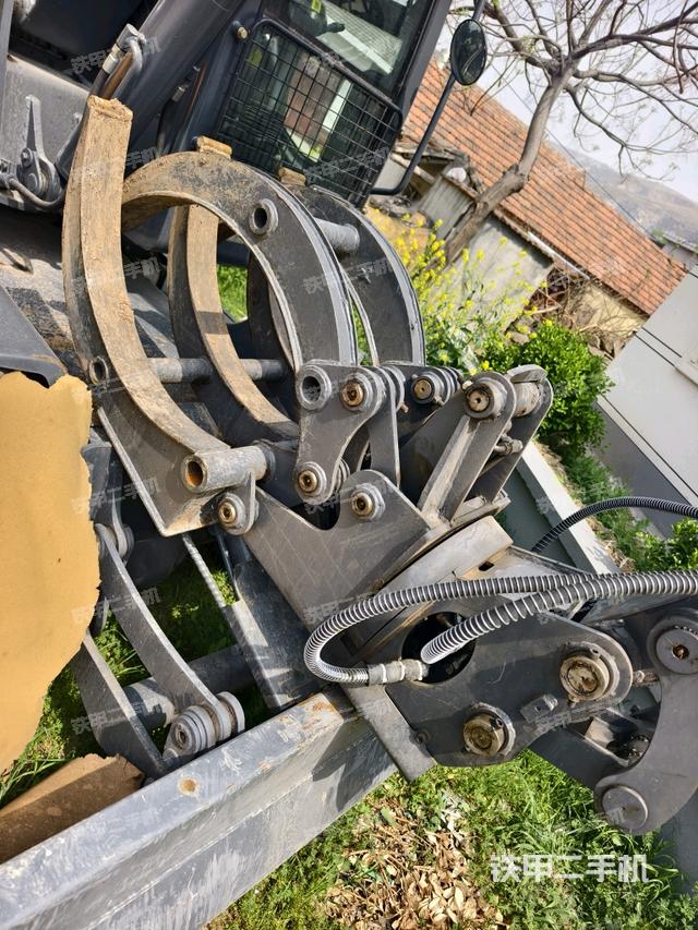 鏟斗右后整體（工作和回轉(zhuǎn)裝置）