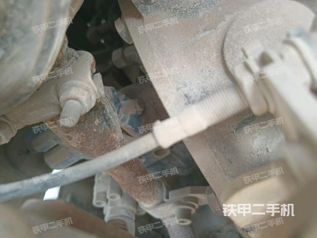 液壓泵艙室正面整體(整機(jī)外觀) 液壓泵艙室正面整體(整機(jī)外觀)