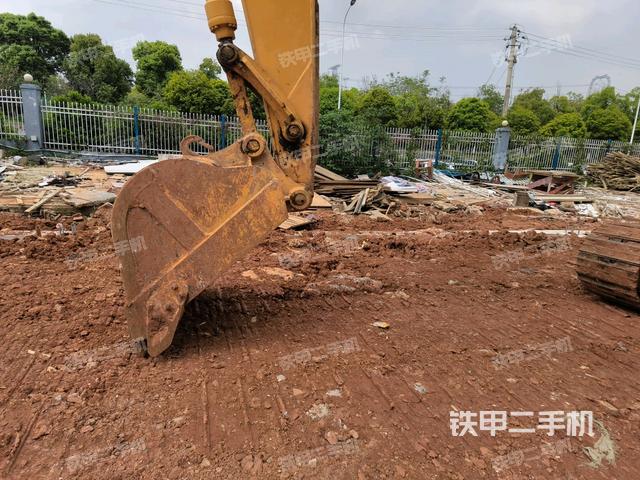 鏟斗右后整體(工作和回轉裝置) 鏟斗右后整體(工作和回轉裝置)