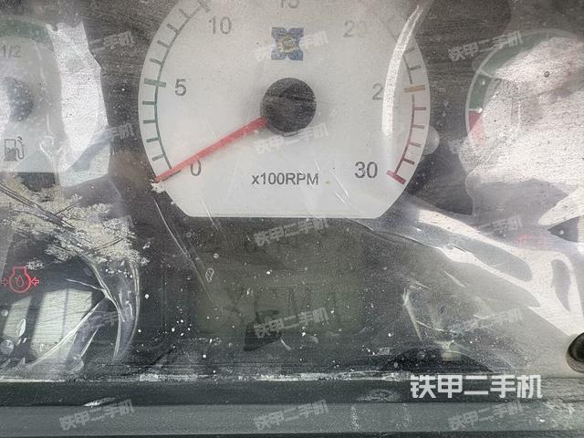 頂棚整體  內(nèi)(駕駛室部分) 頂棚整體  內(nèi)(駕駛室部分)