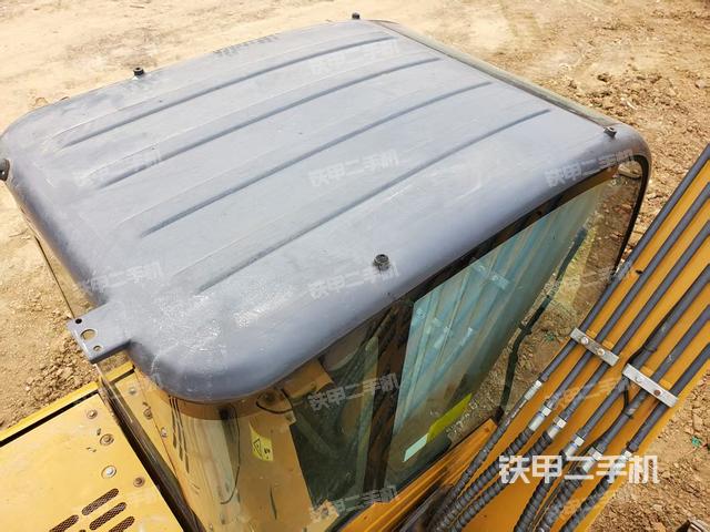 駕駛室頂部(整機外觀) 駕駛室頂部(整機外觀)