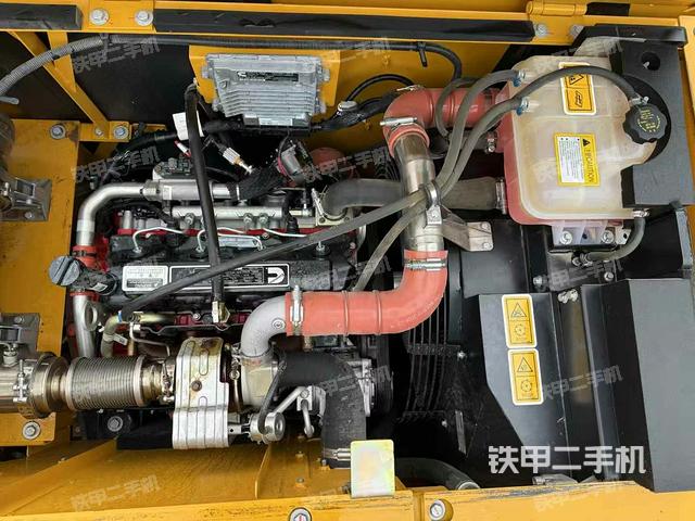 發(fā)動機整體俯視(整機外觀) 發(fā)動機整體俯視(整機外觀)