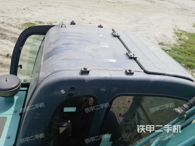 座椅右側(cè)控制臺(tái)/鑰匙門/油門/含右手柄（駕駛室部分）