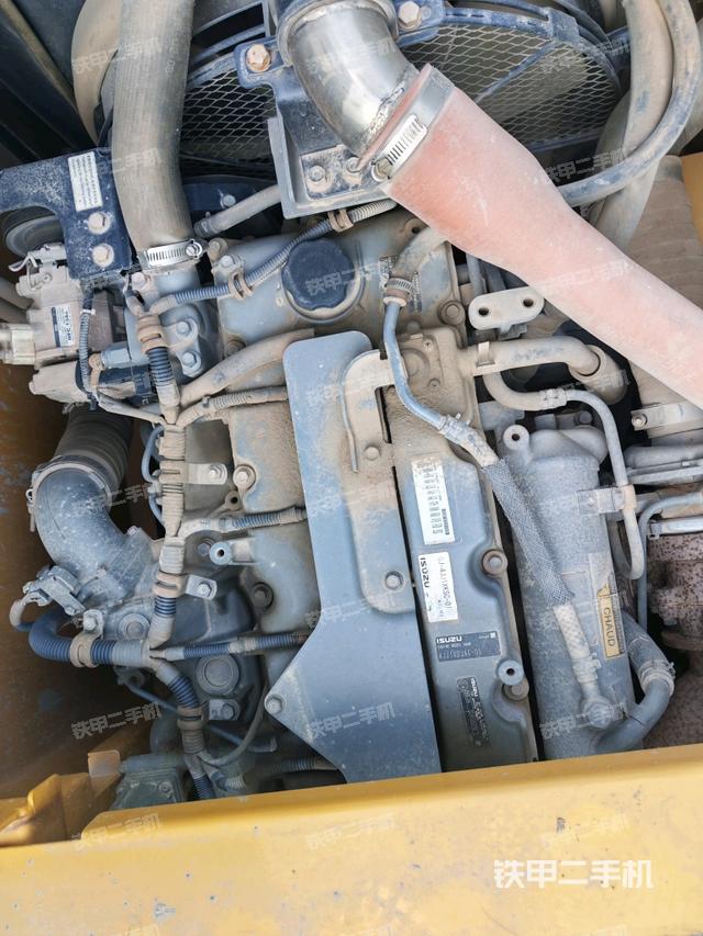 發(fā)動(dòng)機(jī)室（上車(chē)部件）