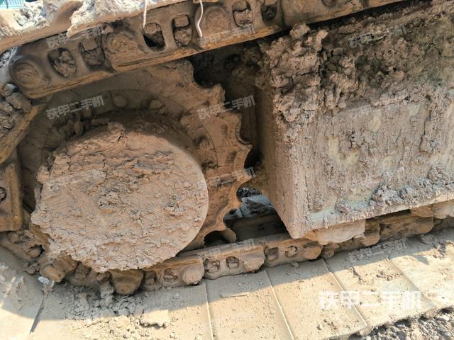 右驅(qū)動輪（行走機構(gòu)）