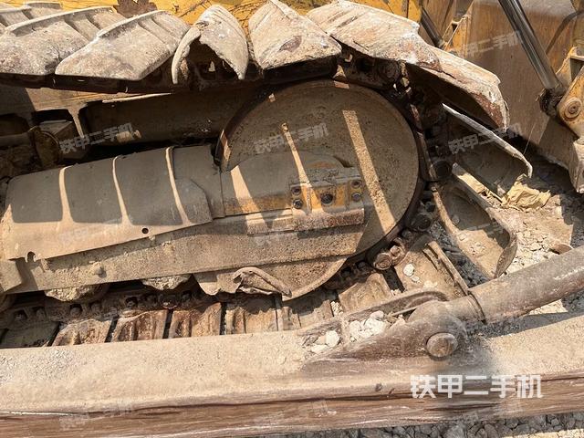 松土器全景(推土機(jī)底盤及工作裝置) 松土器全景(推土機(jī)底盤及工作裝置)