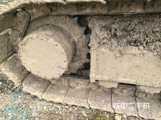 右驅(qū)動輪（行走機構(gòu)）