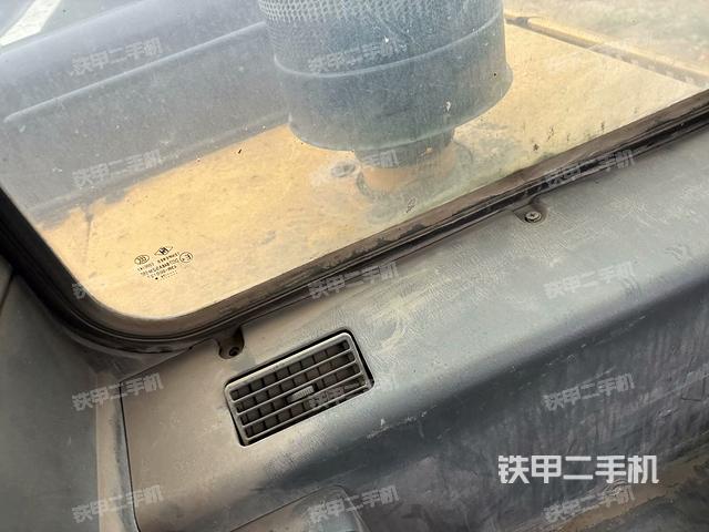 座椅后部(駕駛室部分) 座椅后部(駕駛室部分)