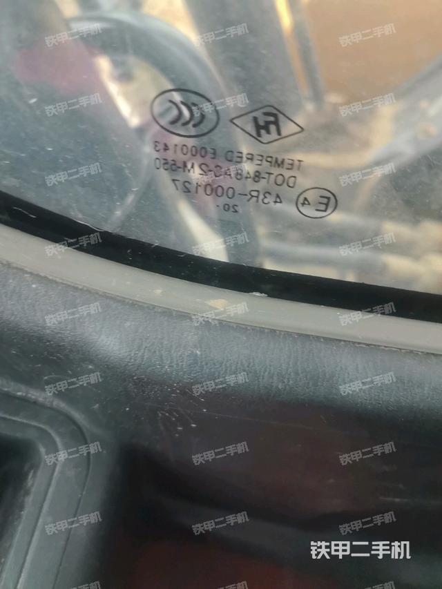 右側(cè)玻璃角標(biāo)（駕駛室部分）