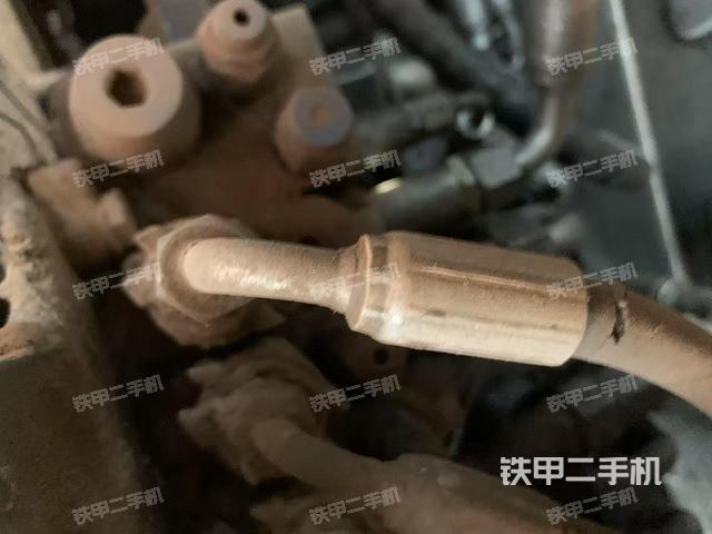 回轉(zhuǎn)馬達(dá)和主控閥(整機(jī)外觀) 回轉(zhuǎn)馬達(dá)和主控閥(整機(jī)外觀)