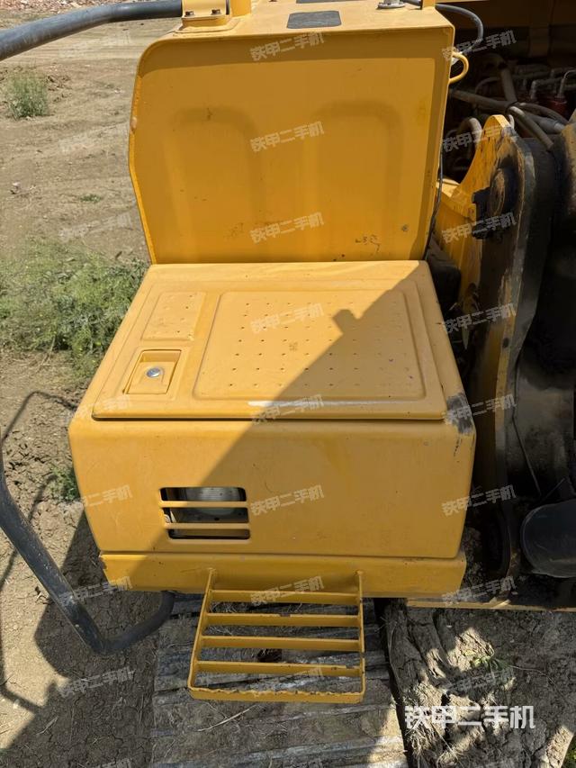 大臂根部?斜視（工作和回轉(zhuǎn)裝置）