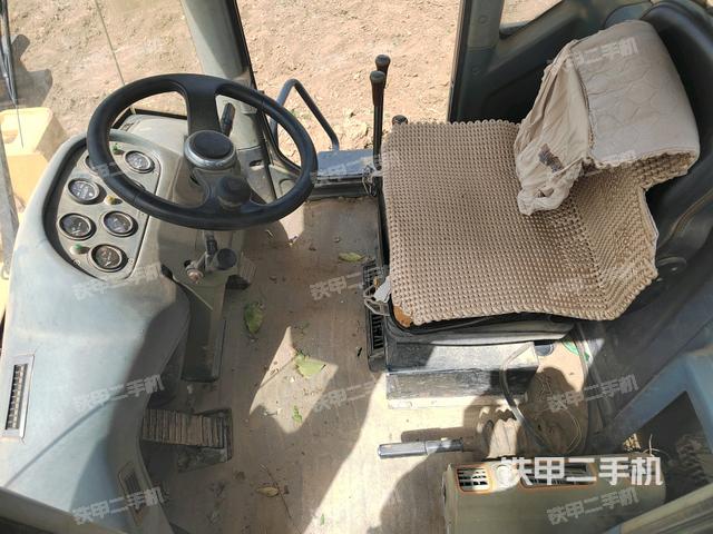 駕駛室工作臺（整機外觀及大件）