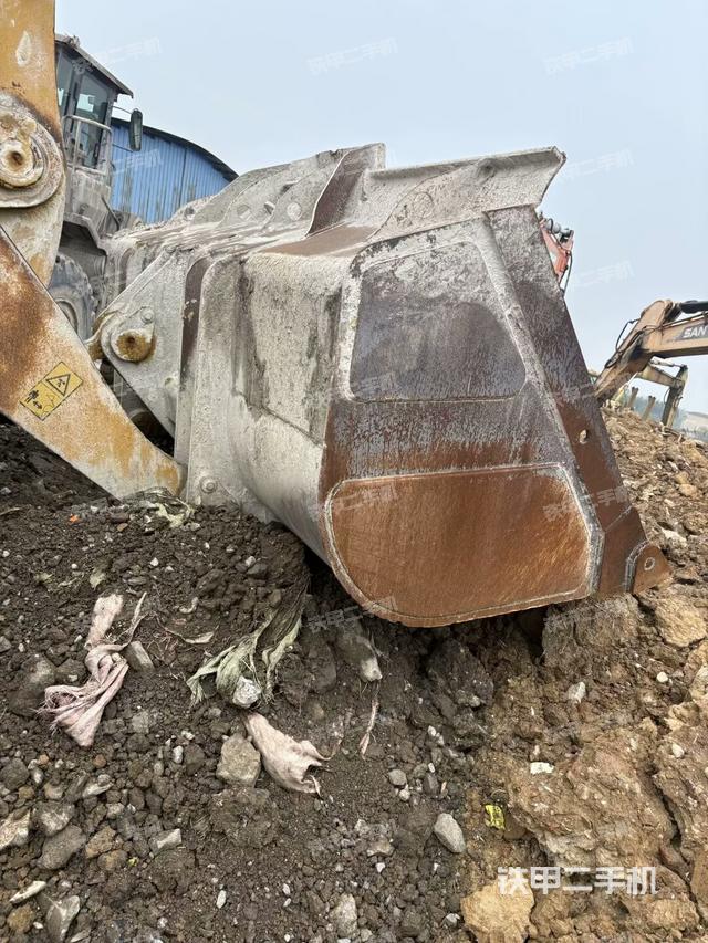 鏟斗后45°(工作裝置) 鏟斗后45°(工作裝置)