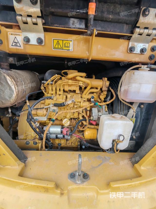 發(fā)動(dòng)機(jī)整體俯視(整機(jī)外觀) 發(fā)動(dòng)機(jī)整體俯視(整機(jī)外觀)