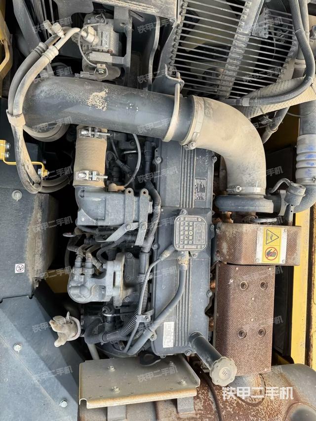 發(fā)動(dòng)機(jī)整體俯視(整機(jī)外觀) 發(fā)動(dòng)機(jī)整體俯視(整機(jī)外觀)