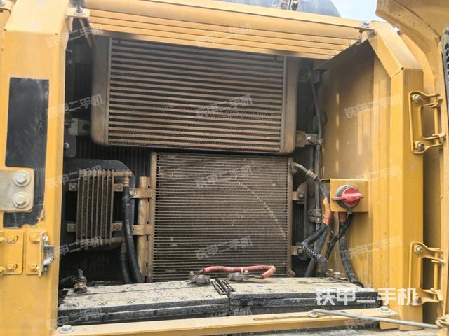 散熱器正面（大件艙室）